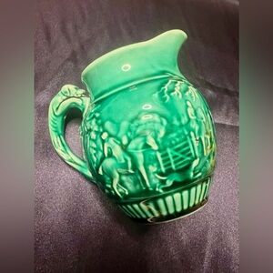 WEDGWOOD QUEENSWARE "PITCHER" GREEN GLAZE HOUND HANDLE WITH HUNT SCENE